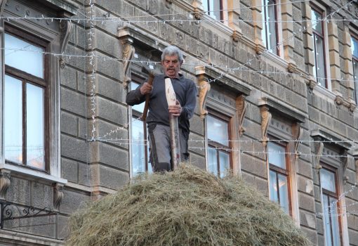 “The Haystack” by academician Ivan Kožarić is installed
